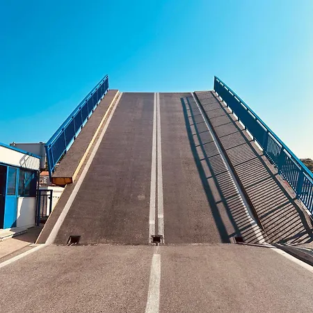 Perina Lägenhet Tisno