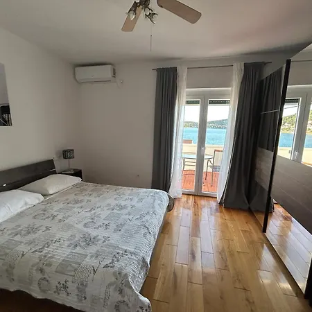 Apartment Perina Tisno