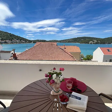 Perina Apartment Tisno
