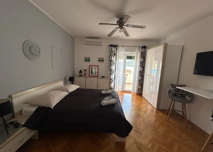 Perina Διαμέρισμα Tisno